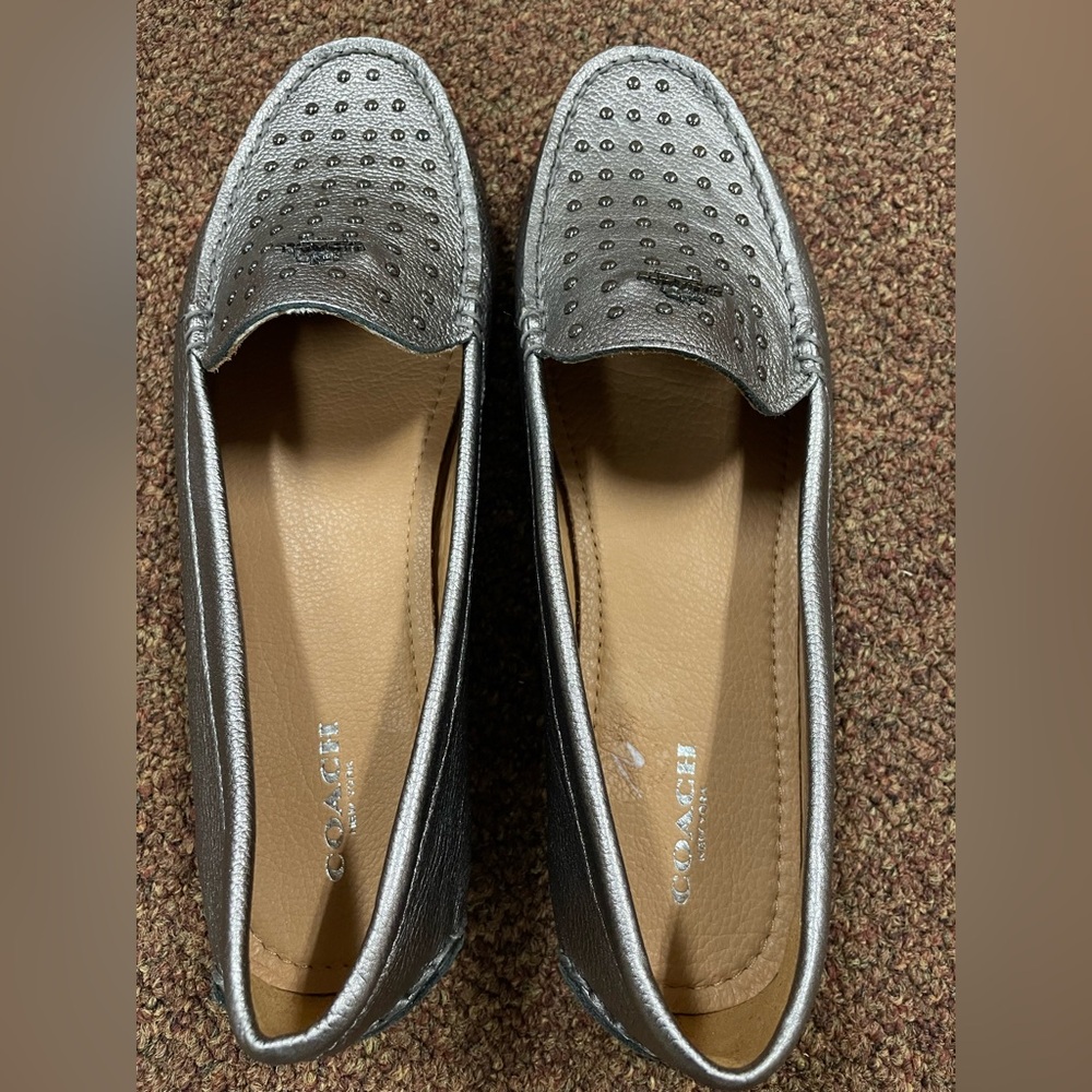 SWEET! Coach Metallic Silver Studded Flats - Orlene A00496 - Excellent Condition - Picture 3 of 7